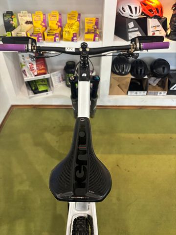 Używany Trek Slash SRAM GX 2023 Mountainbike — zdjęcie 4 z 10