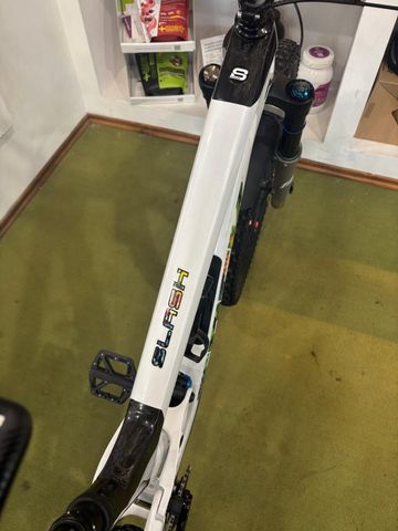 Używany Trek Slash SRAM GX 2023 Mountainbike — zdjęcie 9 z 10