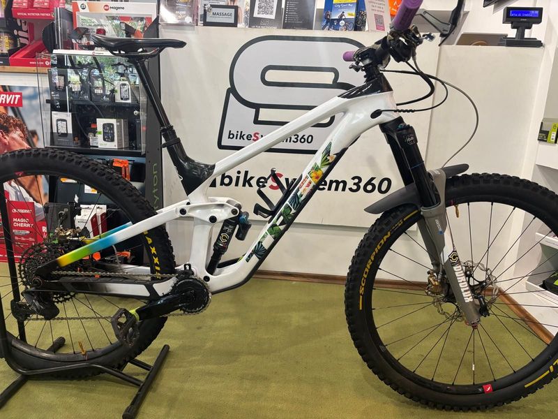 Używany Trek Slash SRAM GX 2023 Mountainbike — zdjęcie 1 z 10