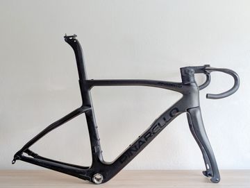 Used Pinarello F7 SRAM FORCE AXS 2023 Frameset 2023 Road & Gravel, Black — image 10 of 16