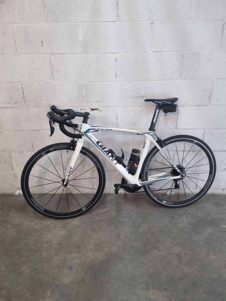 Used Giant Tcr Shimano 105 2014 Road & Gravel, Weiß — image 1 of 4