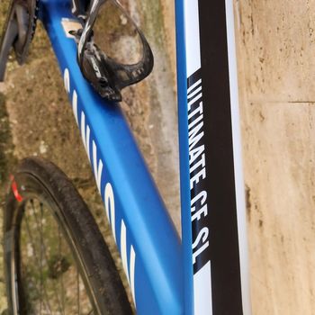 Used Canyon Ultimate CF SL Disc Ultegra 2019 2019 Road & Gravel, Blue — image 2 of 4
