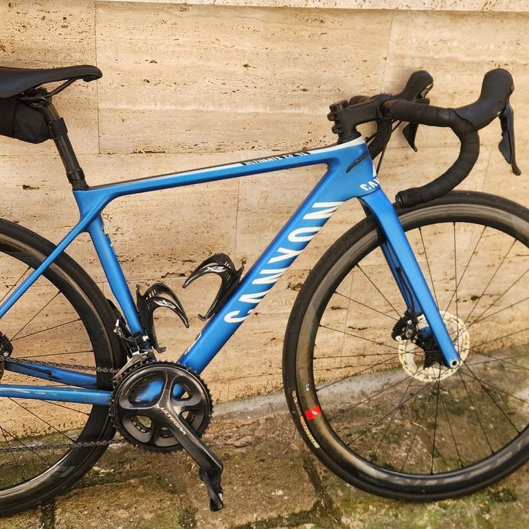 Used Canyon Ultimate CF SL Disc Ultegra 2019 2019 Road & Gravel, Blue — image 1 of 4