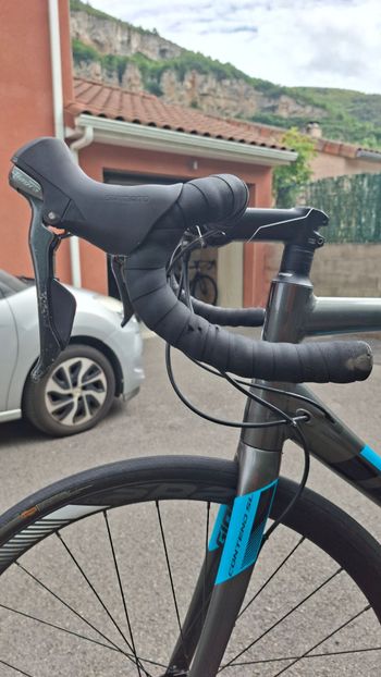 Used Giant Contend SL 2 Disc 2018 2018 Road & Gravel, Black — image 8 of 8