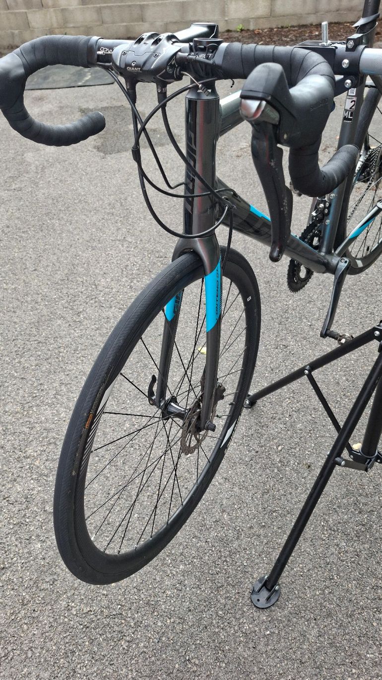 Used Giant Contend SL 2 Disc 2018 2018 Road & Gravel, Black — image 7 of 8