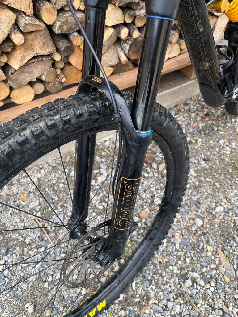 Used Specialized Enduro Coil 29/6Fattie 2019 2019 Mountainbike — image 3 of 11