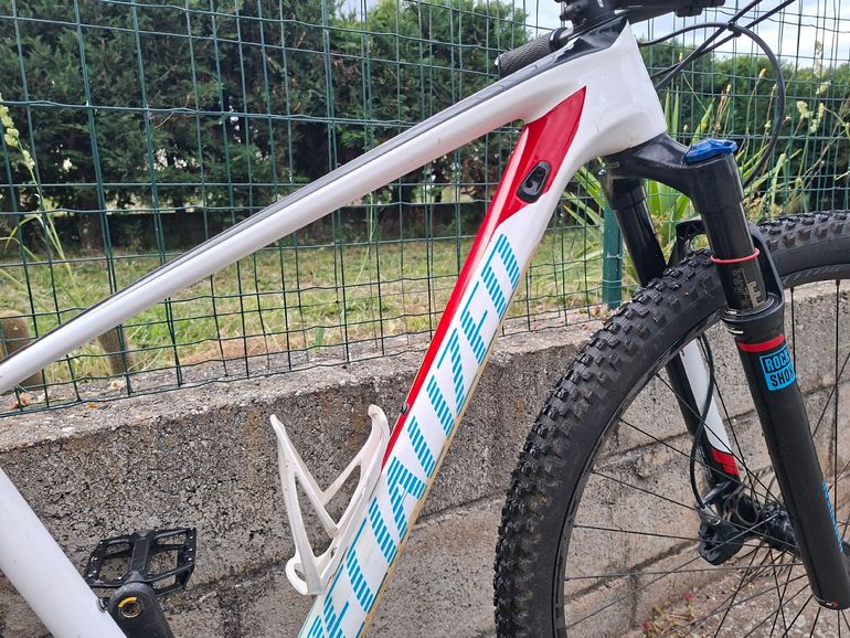 Used Specialized Stumpjumper Comp Carbon 29 2015 2015 Mountainbike — image 1 of 11