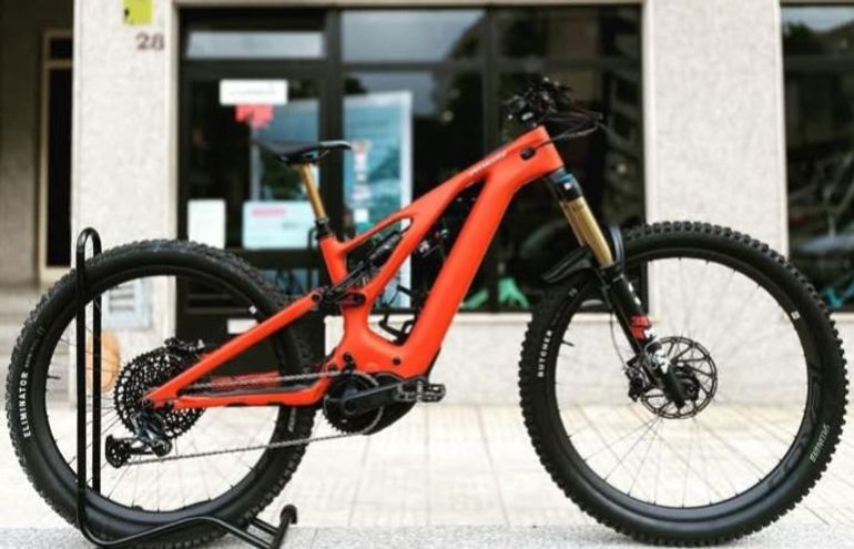 Used Specialized Turbo Levo 3 Pro Carbon 2023 2023 Mountainbike — image 3 of 3