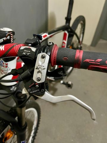 Used Lee Cougan Rampage Shimano Deore XT 2012 Mountainbike, Red — image 6 of 9