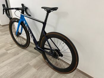 Used Canyon Aeroad CF SL Disc 8.0 ETAP 2020 2020 Road & Gravel — image 3 of 8