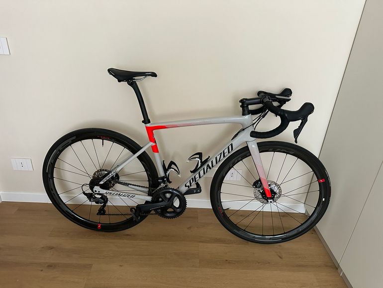 Used Specialized Tarmac Disc Comp 2020 2020 Road & Gravel, Grigio chiaro — image 1 of 5