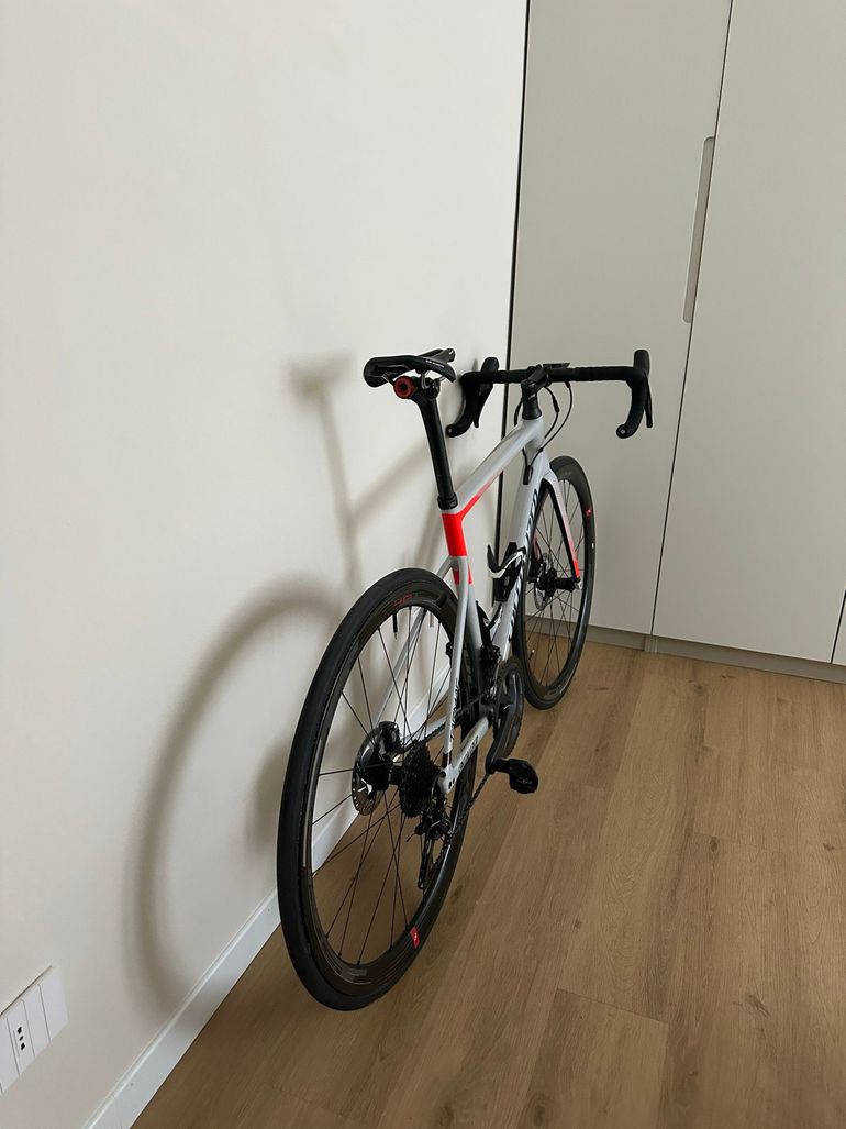 Used Specialized Tarmac Disc Comp 2020 2020 Road & Gravel, Grigio chiaro — image 5 of 5