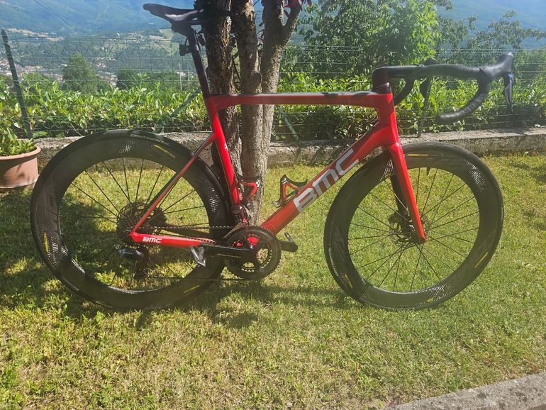 Used BMC Teammachine SLR01 DISC TEAM 2018 2018 Road & Gravel, Red — image 1 of 8