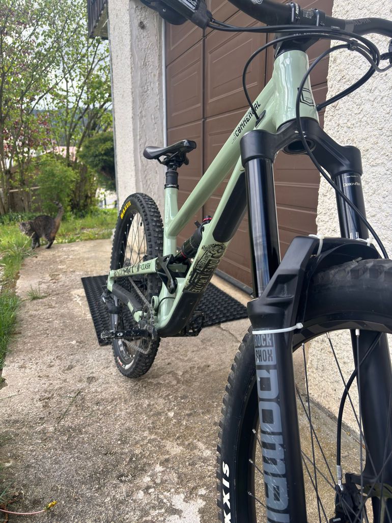 Used Commencal CLASH ORIGIN + RAGEI 2022 2022 Mountainbike, Grün, 27.5 — image 8 of 8