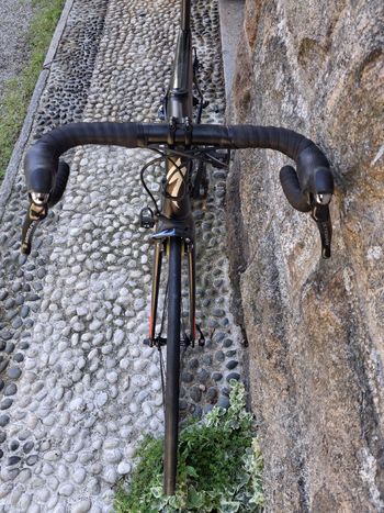 Used Specialized Tarmac Shimano Ultegra 2019 Road & Gravel — image 10 of 11