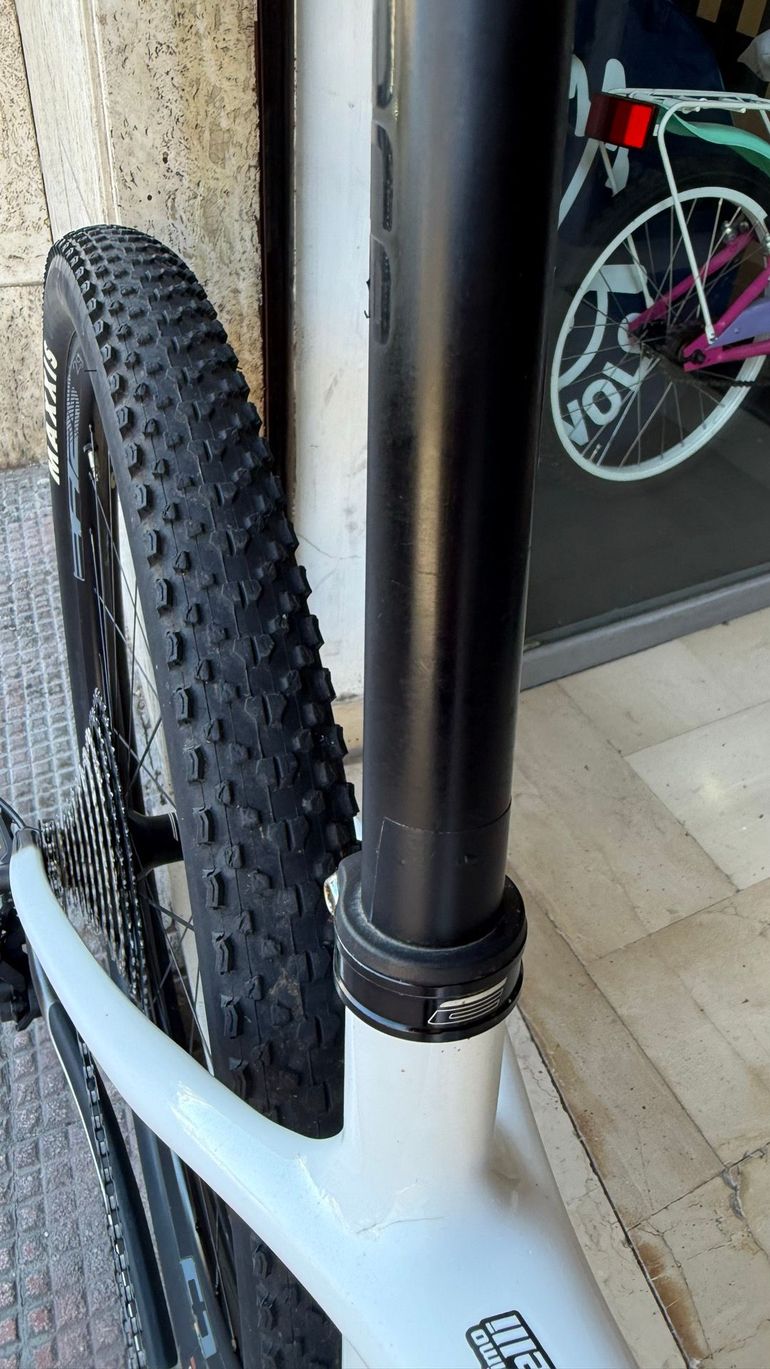 Used BH ULTIMATE RC 7.7 2022 2022 Mountainbike, White, 29 — image 11 of 14