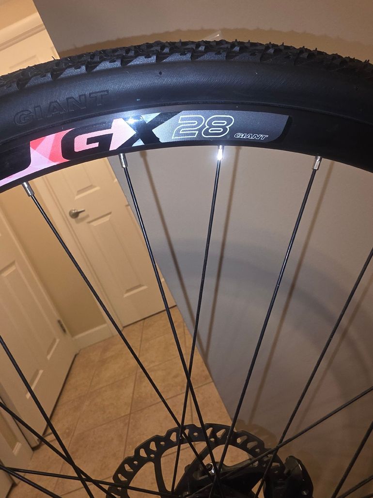Used Giant Roam Shimano Acera 2021 Mountainbike, Light Gray — image 19 of 26