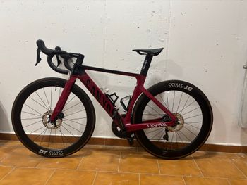 Used Canyon Aeroad CF SL 8 2023 2023 Road & Gravel, Red — image 14 of 15