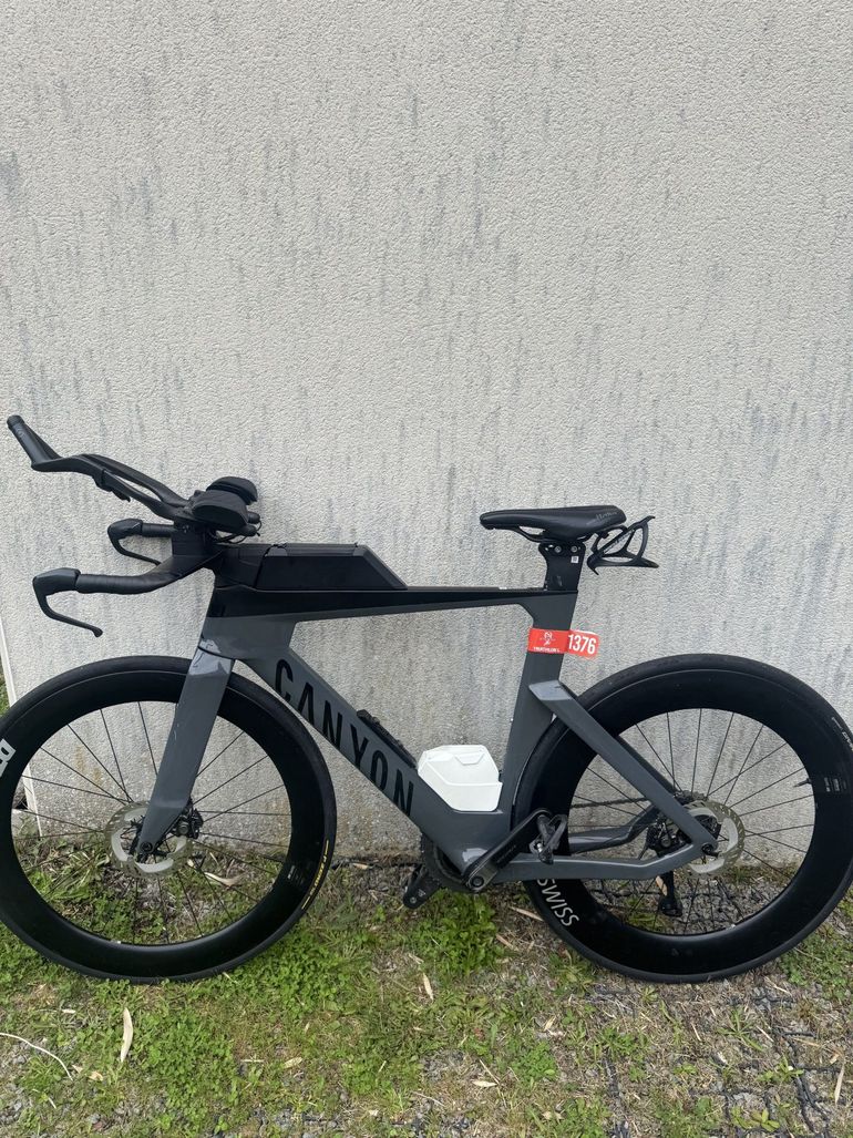 Used Canyon Speedmax CF 8 Di2 62/62 2024 2024 Road & Gravel — image 1 of 3