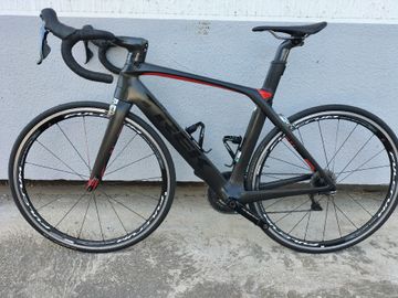 Used Trek Madone 9.5 2017 2017 Road & Gravel, Black — image 2 of 4
