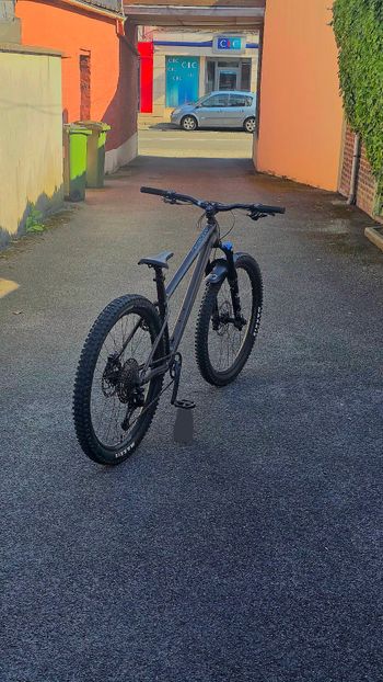 Used Commencal META HT AM RACE 2022 2022 Mountainbike — image 2 of 12