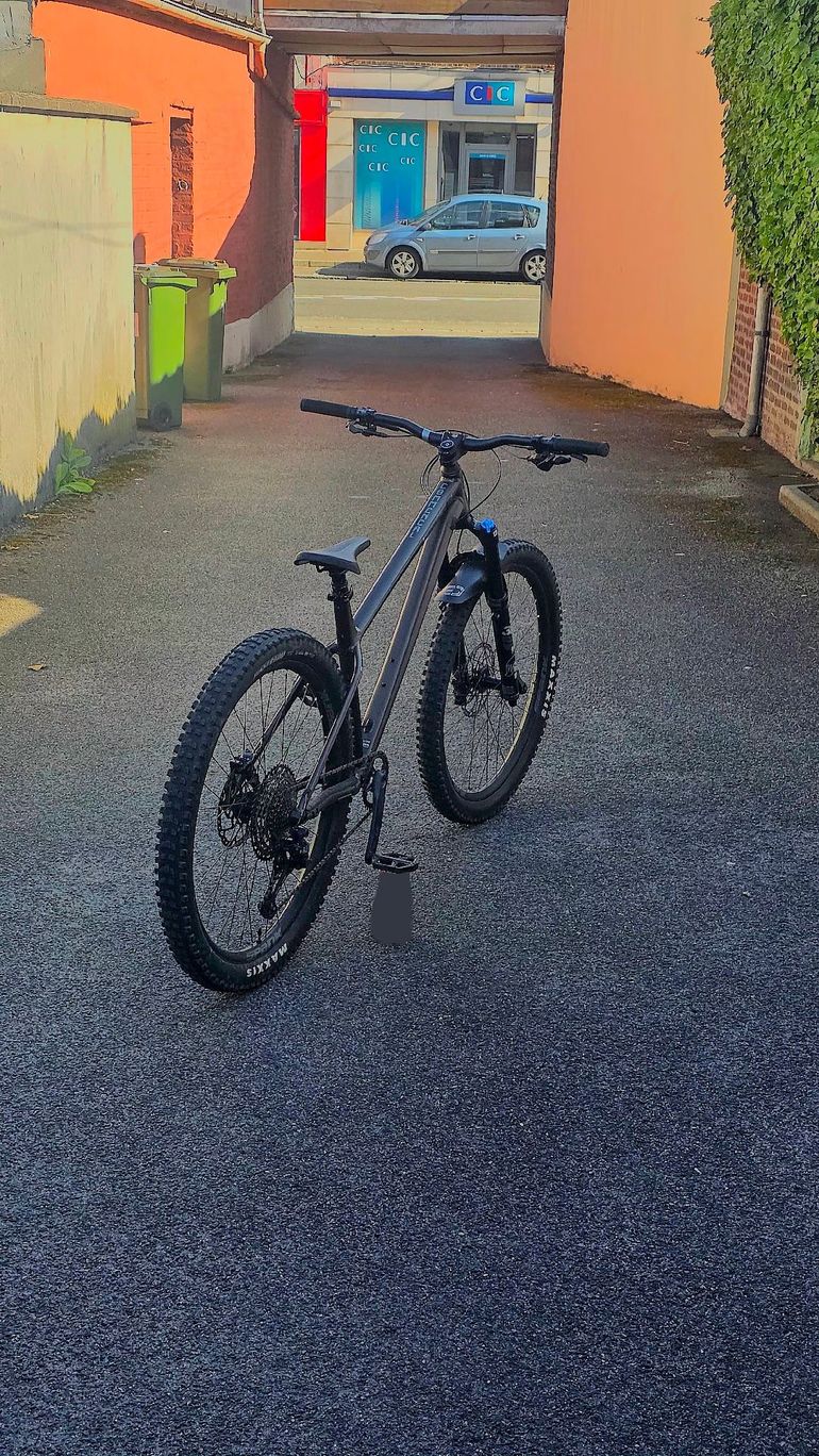 Used Commencal META HT AM RACE 2022 2022 Mountainbike — image 2 of 12