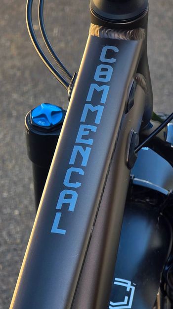 Used Commencal META HT AM RACE 2022 2022 Mountainbike — image 5 of 12