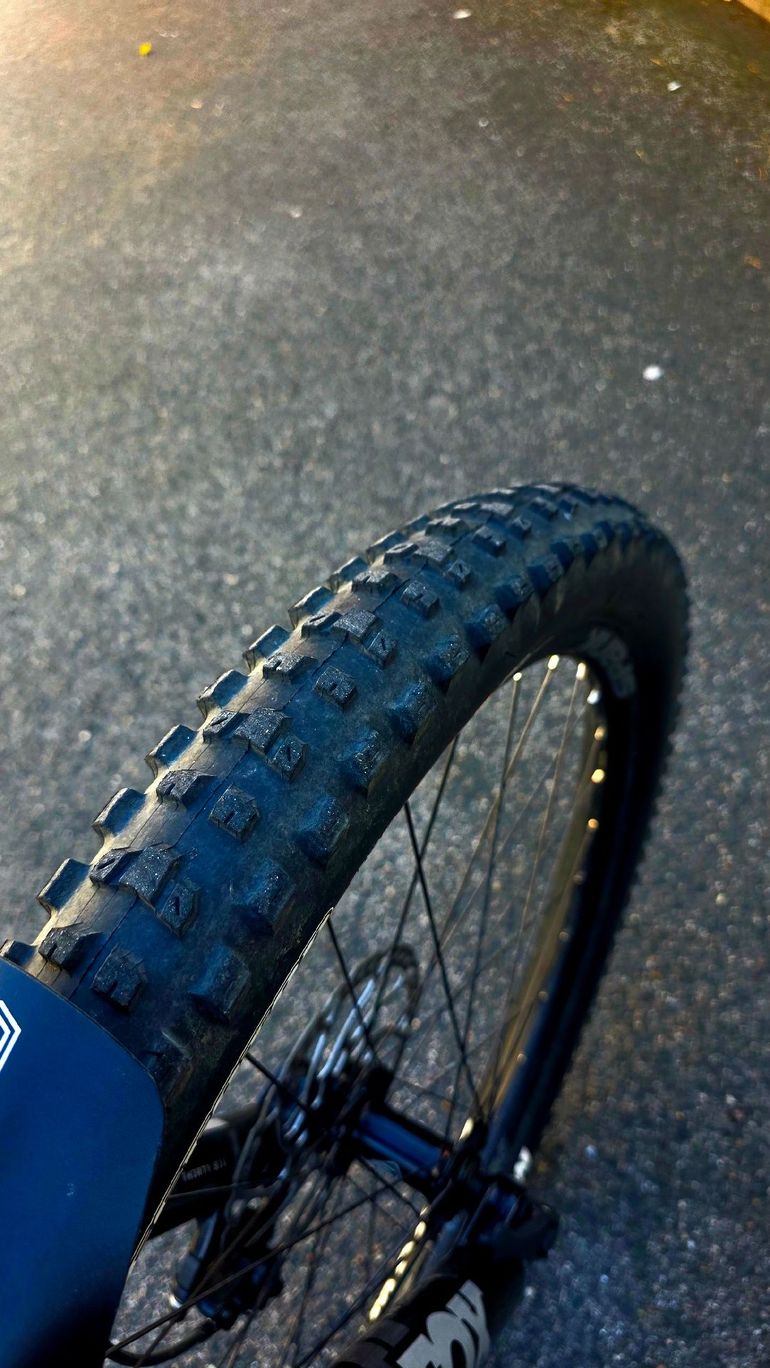 Used Commencal META HT AM RACE 2022 2022 Mountainbike — image 8 of 12