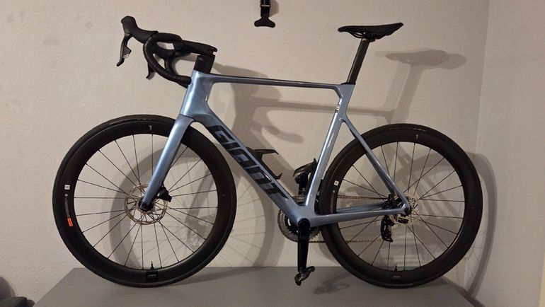 Used Giant Propel Advanced Pro 1 2025 2025 Road & Gravel, Hellgrau — image 2 of 3