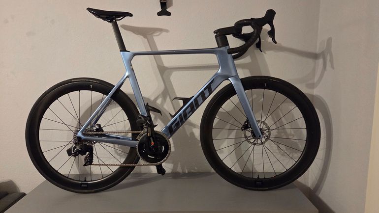 Used Giant Propel Advanced Pro 1 2025 2025 Road & Gravel, Hellgrau — image 1 of 3