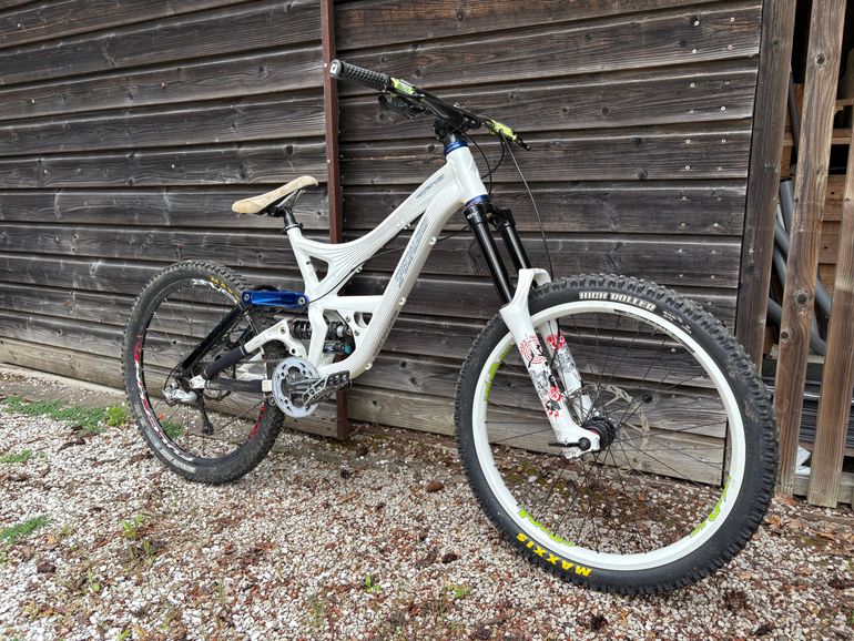 Used Specialized Demo 7 I 2009 2009 Mountainbike, White, 26 — image 5 of 8