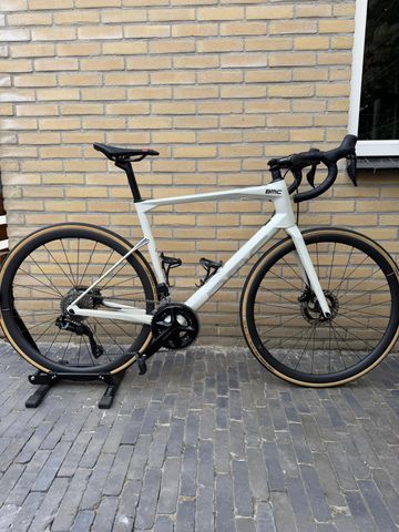 Gebrauchtes BMC Roadmachine Shimano 105 Di2 2023 Road & Gravel, Weiß — Bild 1 von 10