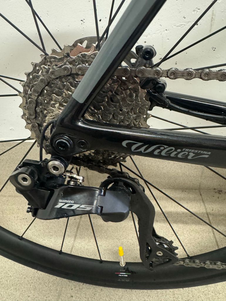 Used Wilier Wilier Filante SL DISC 105 Di2 Synthium 2025 Road & Gravel, Black — image 3 of 56