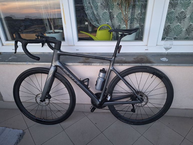 Used Scott Addict 30 2025 2025 Road & Gravel — image 2 of 6