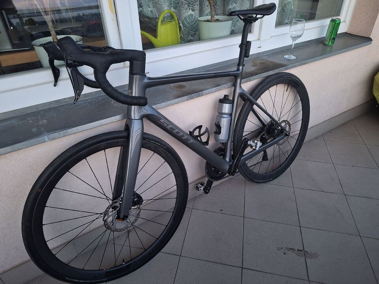 Used Scott Addict 30 2025 2025 Road & Gravel — image 4 of 6
