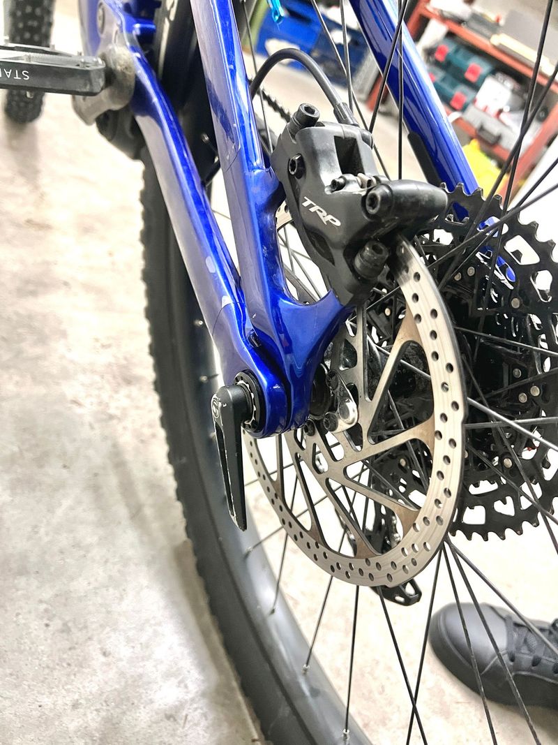 Brugt Trek Fuel EXe Shimano Deore XT 2024 Mountainbike — billede 6 af 8