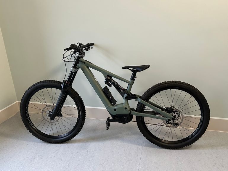 Used Specialized Turbo Kenevo Expert 2021 2021 Mountainbike, Green, 27.5 (650B) — image 2 of 14