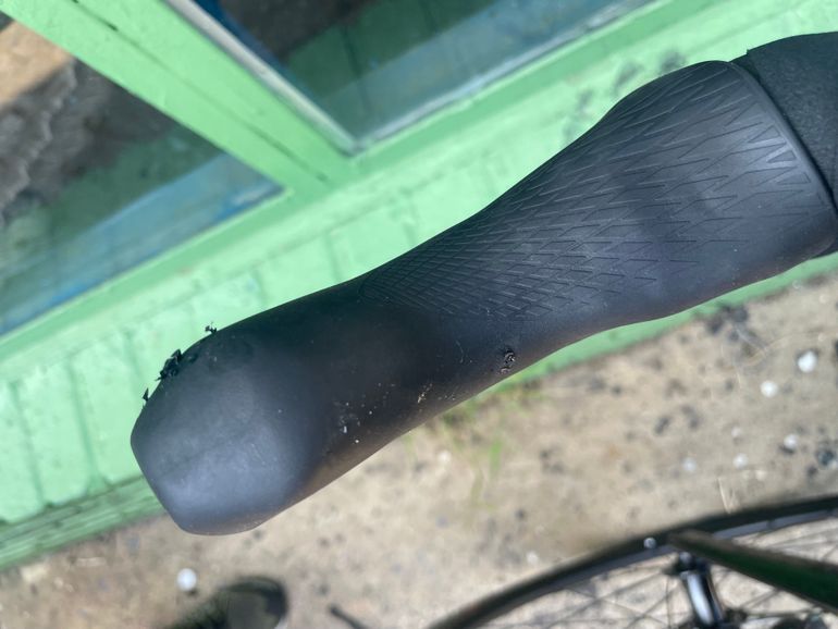 Used Specialized Roubaix 2021 2021 Road & Gravel, Black — image 7 of 14