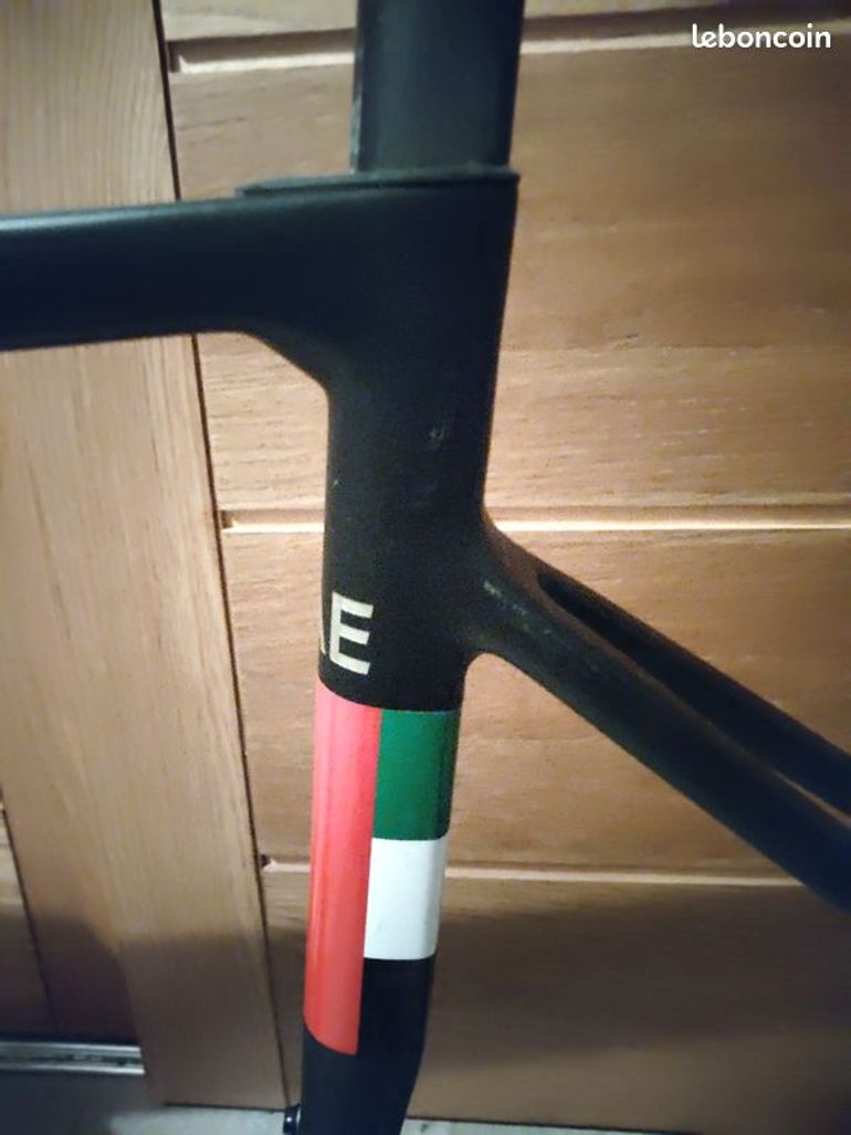 Used Colnago Colnago V3rs UAE Frameset 2022 Road & Gravel — image 4 of 10
