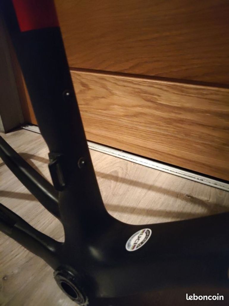 Used Colnago Colnago V3rs UAE Frameset 2022 Road & Gravel — image 7 of 10