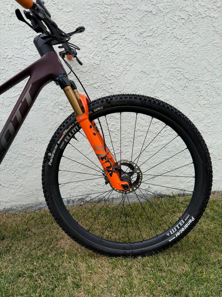 Used Scott Scale Shimano XTR 2024 Mountainbike, Red — image 4 of 5