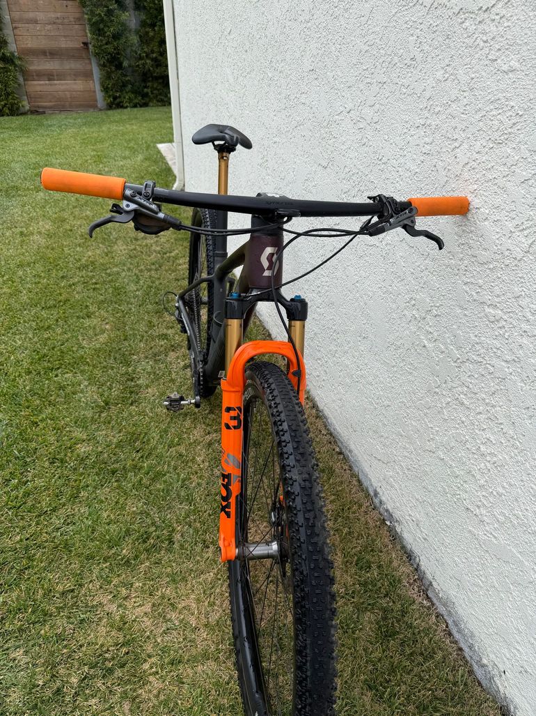 Used Scott Scale Shimano XTR 2024 Mountainbike, Red — image 2 of 5