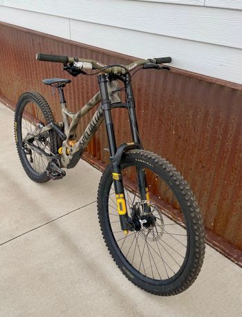 Used Specialized Demo Race 2025 2025 Mountainbike, Light Gray, 29, 27.5 — image 2 of 4