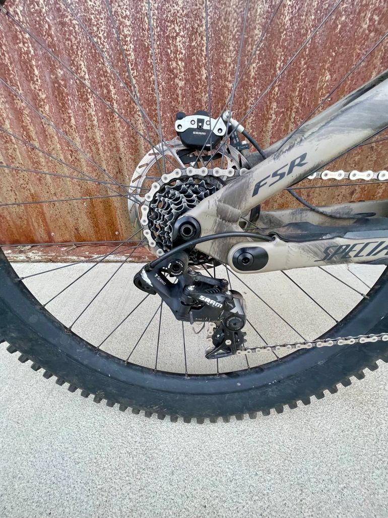 Used Specialized Demo Race 2025 2025 Mountainbike, Light Gray, 29, 27.5 — image 4 of 4