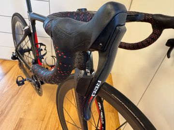 Gebrauchtes Pinarello Dogma SRAM Red 2017 Road & Gravel, Rot — Bild 7 von 13