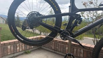 Used Trek Remedy 9.8 2021 2021 Mountainbike, Green, 27.5 — image 2 of 12