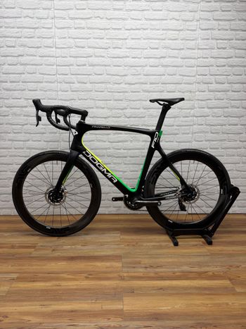 Used Pinarello Dogma F10 Disk Red eTap Bike 2019 2019 Road & Gravel, Black — image 4 of 6