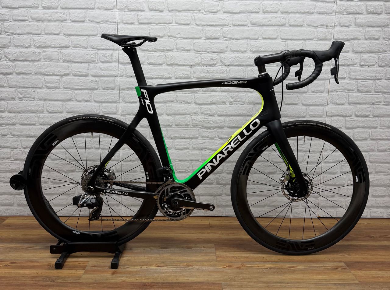Pinarello Dogma F10 Disk Red eTap Bike 2019