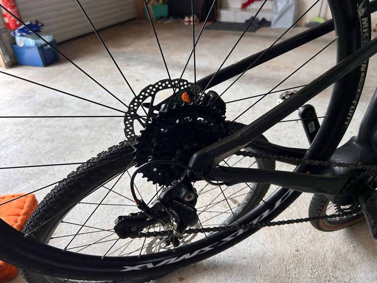 Used Focus Raven Shimano 105 2018 Road & Gravel, Black — image 3 of 8
