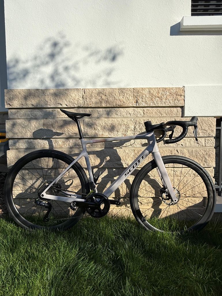 Used Scott Addict 30 2025 2025 Road & Gravel — image 6 of 8